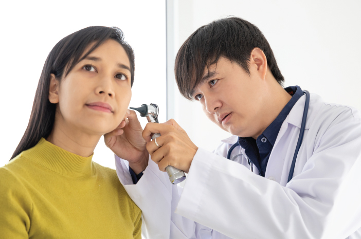 Haruskah Sakit Tenggorokan Berulang ke Dokter Spesialis THT?