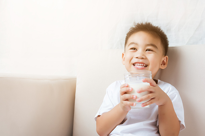 Hal yang Bisa Menyebabkan Alergi Susu pada Anak