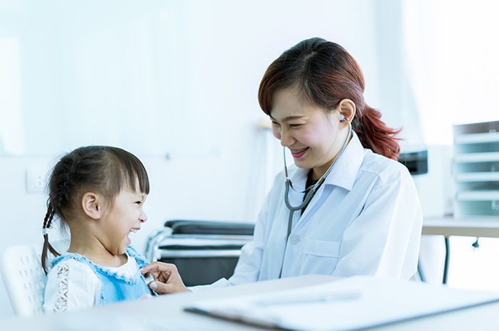 Anak Mengalami Paru-Paru Basah, Kapan Harus ke Dokter?