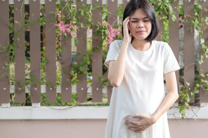 4 Langkah Meredakan Sakit Kepala pada Ibu Hamil