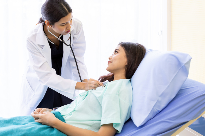 Gelar untuk Dokter: Apa Bedanya dr., Sp., Dr.?