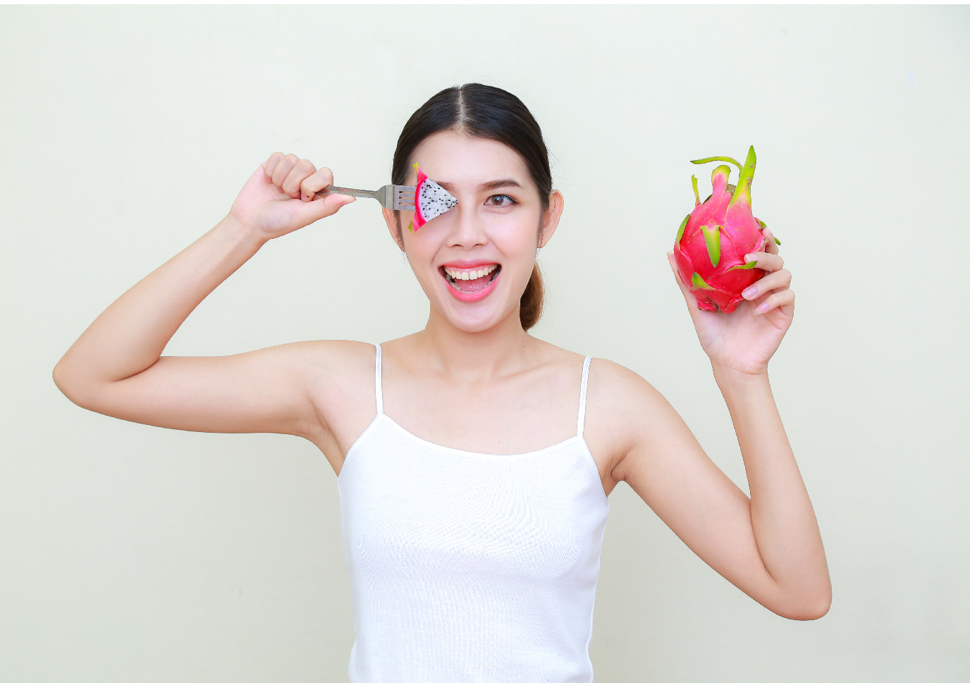 5 Manfaat Buah Naga untuk Kecantikan Kulit