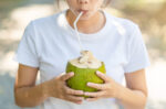 manfaat minum air kelapa setiap hari