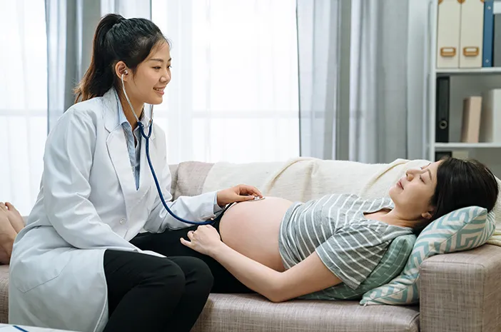 Bidan Erat Kaitannya dengan Persalinan, Apa Tugasnya?