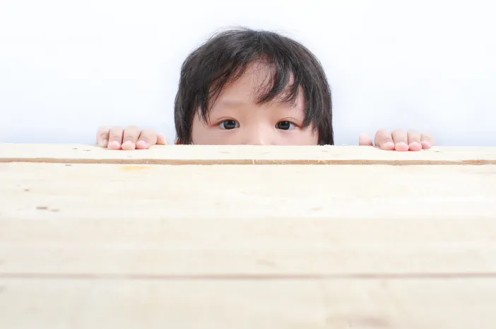 Ini 5 Tips Tepat Membimbing Si Kecil yang Penakut