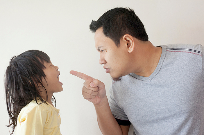 Hubungan dengan Ayah Tidak Harmonis, Waspada Daddy Issues