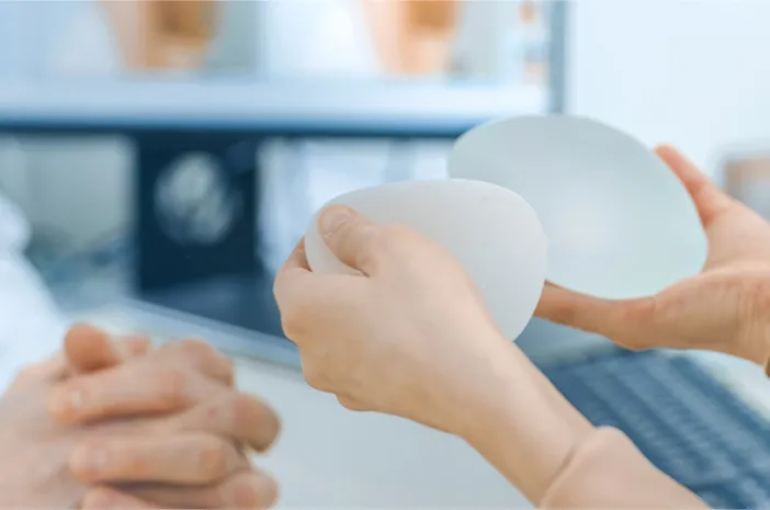 Kenali Risiko Komplikasi Filler Payudara