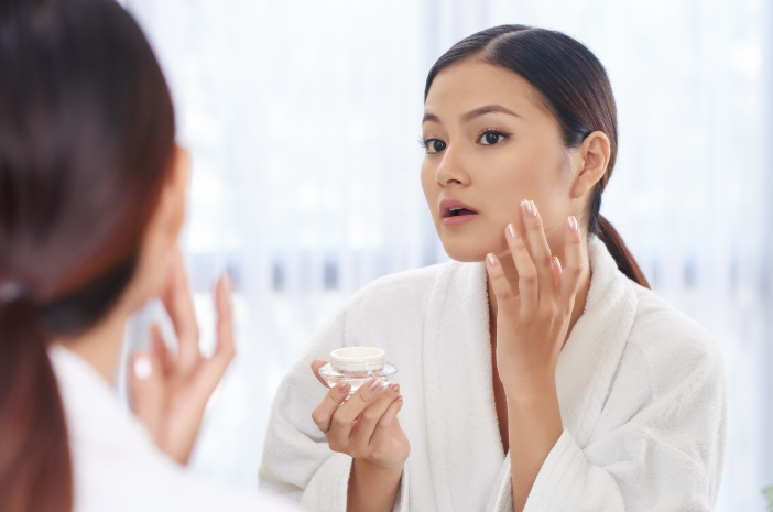 Kandungan Skincare dalam Cream Malam yang Bagus untuk Flek Hitam