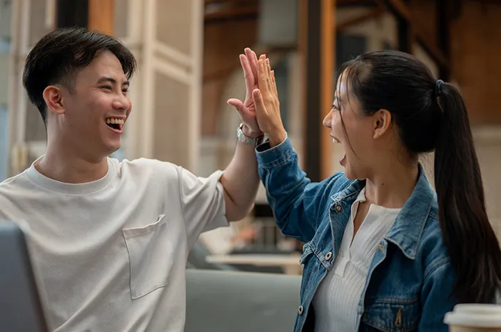 Kenali Platonic Relationship, Beda dengan Hubungan Romantis