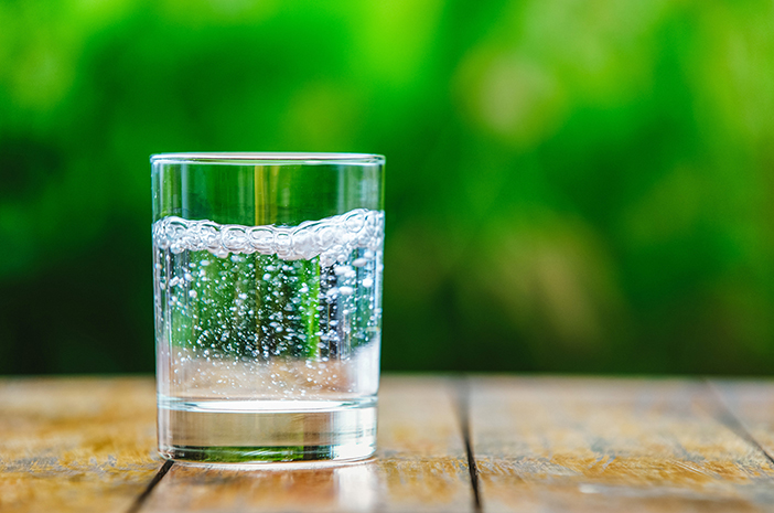 3 Fakta Mengenai Sparkling Water untuk Kesehatan