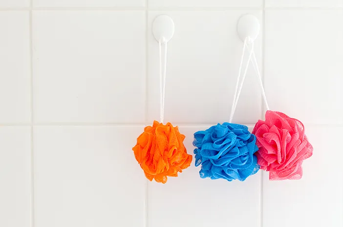 Seberapa Sering Sebaiknya Mengganti Shower Puff?