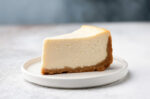 Cheesecake adalah sejenis kue yang terbuat dari campuran keju, gula, dan telur.
