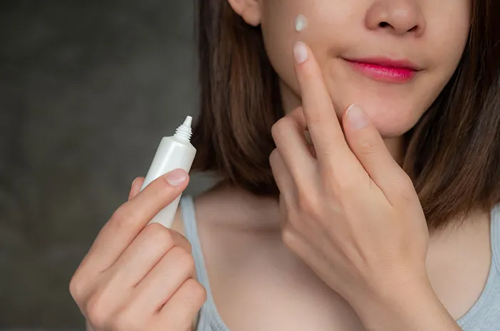 Salep Apa yang Bisa Menghilangkan Flek Hitam di Apotik? Ini 5 Pilihan Terbaiknya