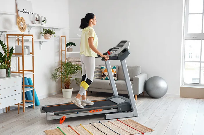 Mana yang Lebih Baik, Lari di Lapangan atau Treadmill?