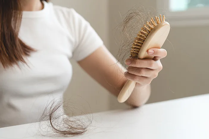 Ini Penyebab Rambut Rontok pada Remaja dan Cara Mengatasinya