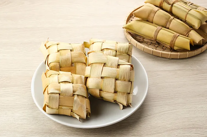 Ketupat Lebaran pakai Beras Merah, Benarkah Lebih Sehat?