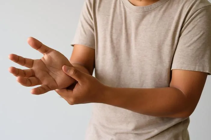 Kenapa Tangan Sering Kesemutan? Ini Kemungkinan Penyebabnya