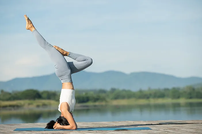 Headstand: Panduan Lengkap, Manfaat, dan Tips Aman