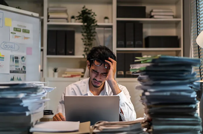 Sakit Kepala di Ubun Ubun? Cari Tahu Penyebab dan Solusinya