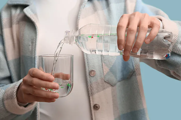 2 Liter Berapa Gelas? Ini Takaran Ideal Minum Air Demi Tubuh Sehat