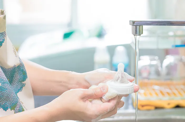 Tips Aman Membersihkan Dot Bayi agar Tetap Higienis