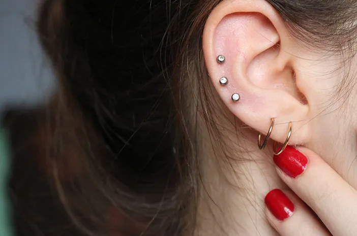 Helix Piercing Infeksi: Bahaya, Gejala, Penyebab, dan Cara Mengatasinya
