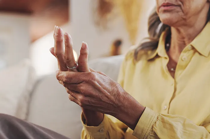 Ini Penyebab dan Cara Mengatasi Jari Telunjuk yang Bengkak