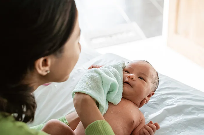 Tips Penggunaan Waslap untuk Newborn, Aman dan Nyaman