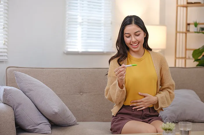 Tespek Positif Hamil 2 Minggu, Apakah Bisa Dipastikan?