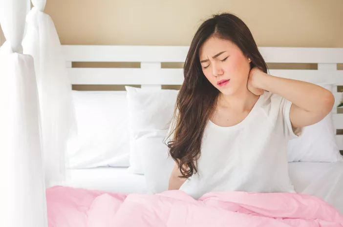 Leher Belakang Kaku? Ini Penyebab dan Cara Mengatasinya