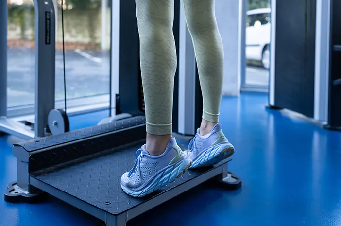 Calf Raises: Manfaat, Cara Melakukan, dan Variasi Latihan untuk Betis Kuat