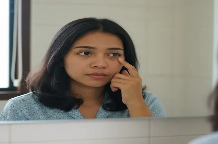 Mata Tidak Simetris: Penyebab, Solusi & Kapan ke Dokter