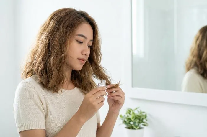 Vitamin Rambut Kering dan Mengembang Terbaik Biar Halus