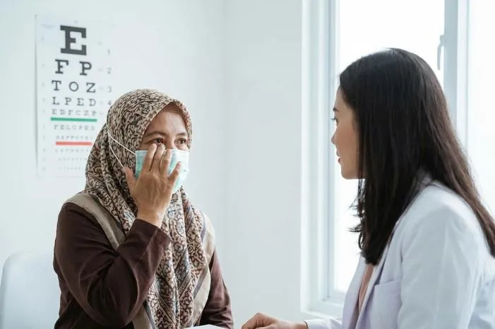 Waspada Gejala Kanker Mata yang Sering Diabaikan