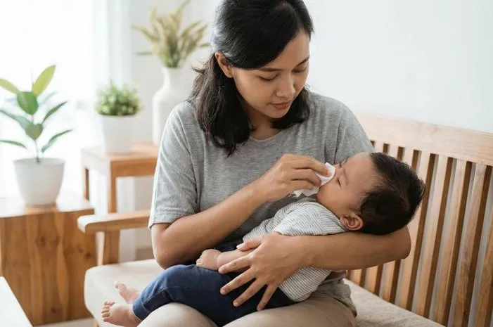 Pilek pada Bayi? Redakan dengan Aman & Cepat!