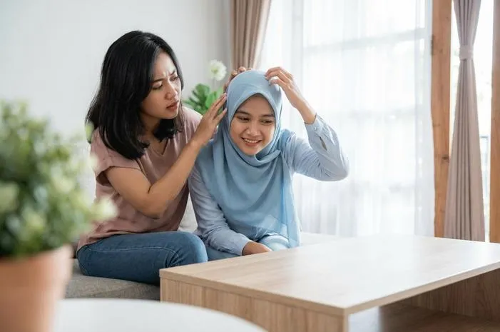 Apakah Ketombe Menular? Mitos & Fakta Terlengkap