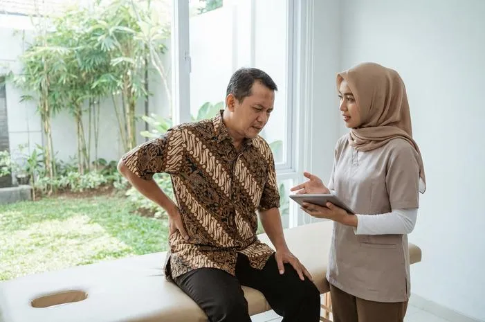 Kenali Bamboo Spine Penyebab Punggung Kaku dan Bungkuk