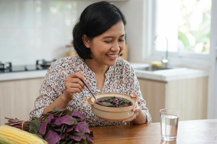 Bayam Ungu: Nutrisi, Manfaat, Cara Tanam Mudah!