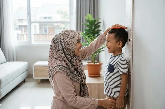 BB Anak 4 Tahun Laki-Laki: Idealnya Berapa, Ya?