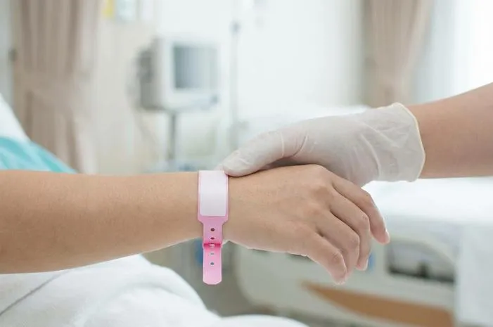 Arti Gelang Pasien Pink: Identifikasi dan Makna Warna