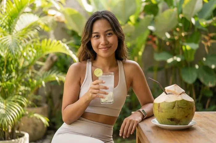 ISOPLUS COCO: Hidrasi Segar Air Kelapa Muda Thailand