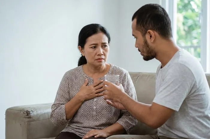 Gejala Jantung Bocor: Kenali, Jangan Panik! dan Cara Atasi