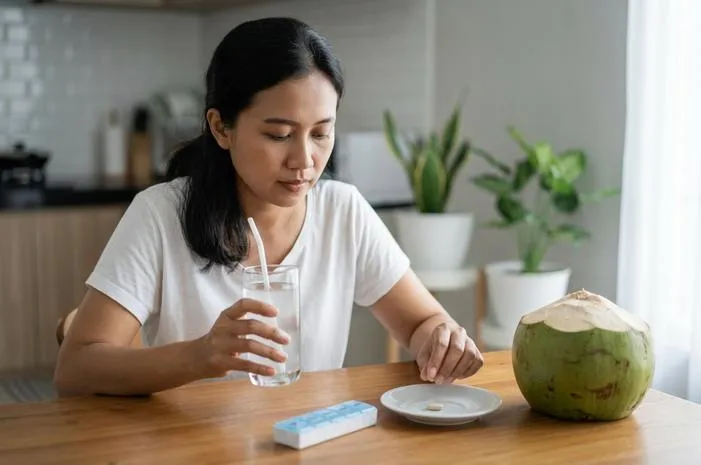 Air Kelapa dan Obat: Boleh? Jeda Waktu dan Tips Aman!
