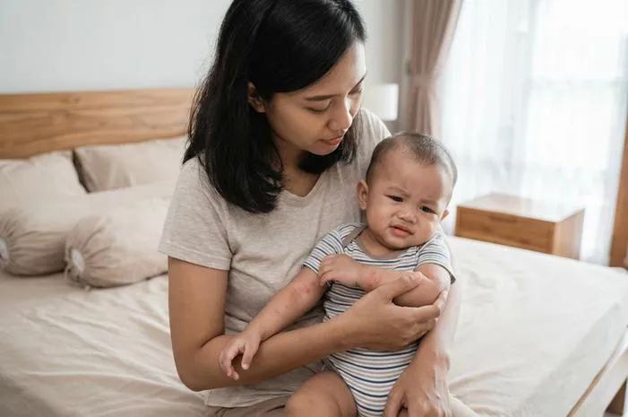 Gatal Pada Bayi? Ini Penyebab dan Cara Mengatasinya!