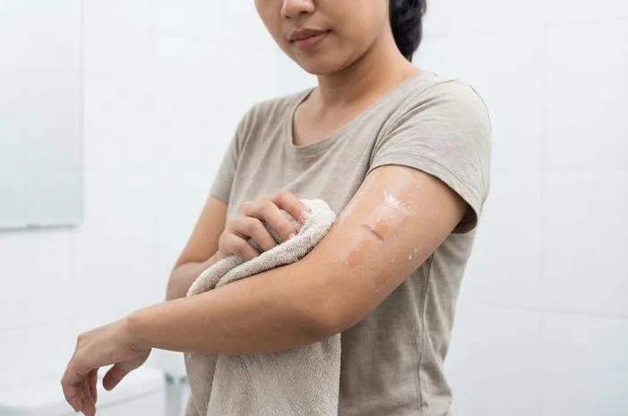 Hansaplast Anti Air Jumbo: Luka Besar Tetap Kering Aman