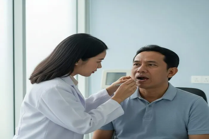 Kanker Langit Mulut: Gejala, Penyebab, & Pengobatan