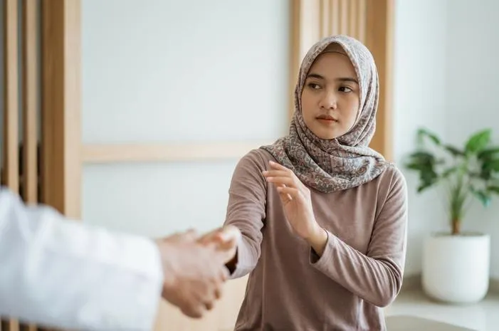 Takut Disentuh? Kenali Haphephobia dan Solusinya