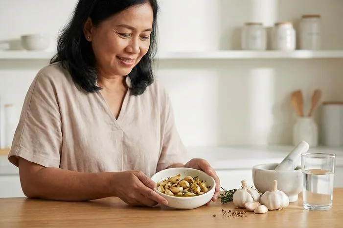 Cara Makan Bawang Putih Agar Tidak Pedas Tanpa Ribet
