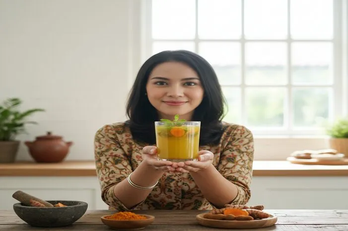 Segarnya Jamu Kunir Asem untuk Haid Nyaman dan Tubuh Bugar