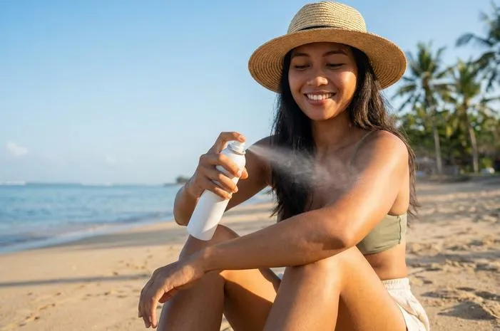 Sunscreen Spray Terbaik: Re-apply Cepat, Makeup Tetap On